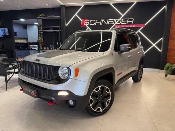JEEP RENEGADE 2.0 16V TURBO DIESEL TRAILHAWK 4P 4X4 AUTOMÁTICO JEEP RENEGADE 2.0 16V TURBO DIESEL TRAILHAWK 4P 4X4 AUTOMÁTICO